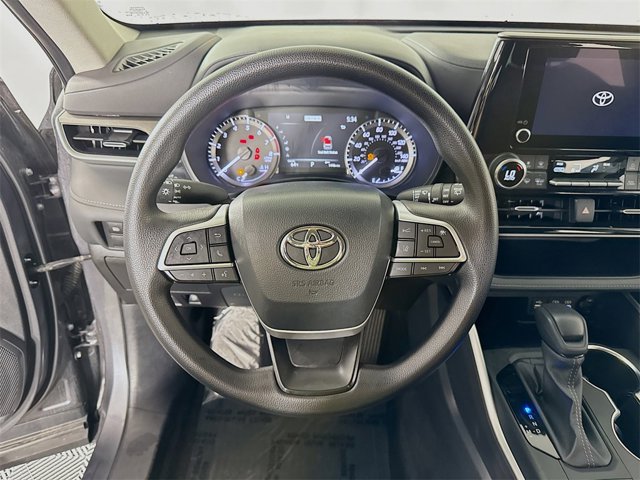 Vehicle image 11 of 28