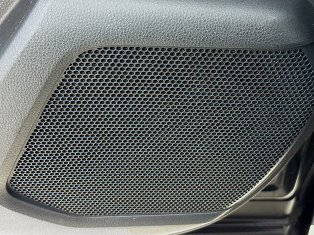 Vehicle image 22 of 36
