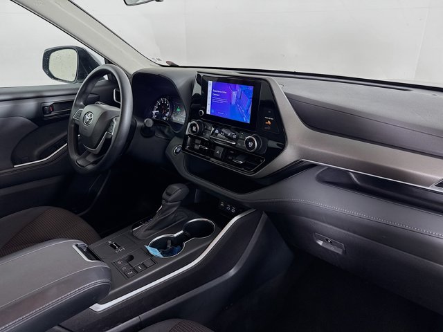 Vehicle image 34 of 36