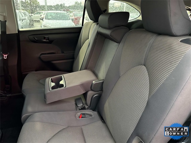 Vehicle image 8 of 20