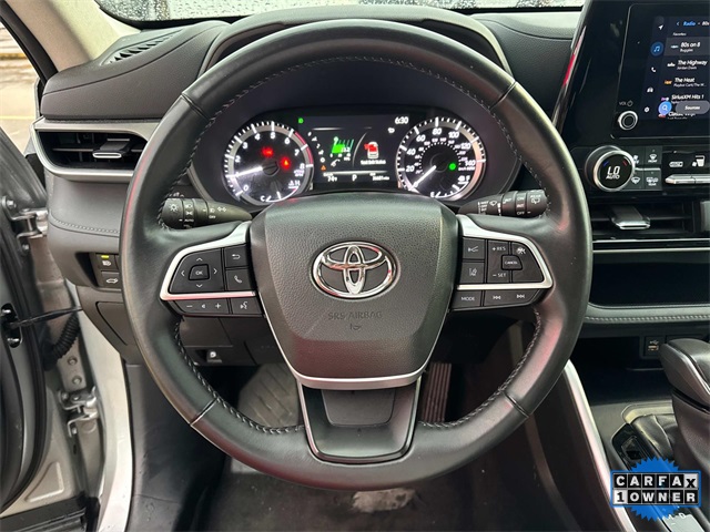 Vehicle image 17 of 20