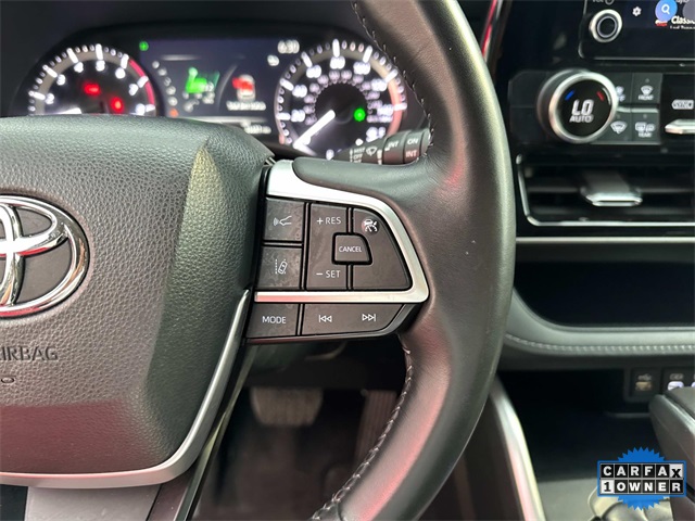 Vehicle image 18 of 20