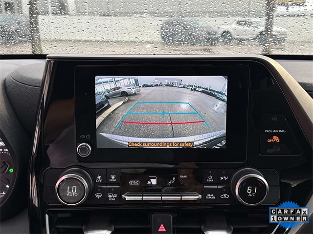 Vehicle image 13 of 20