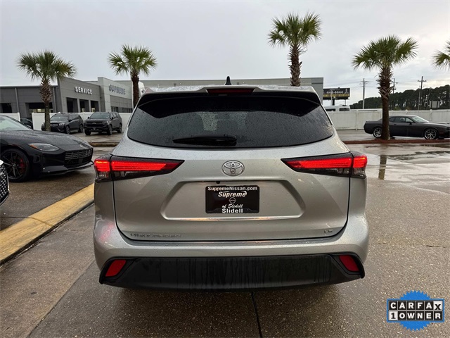 Vehicle image 4 of 20
