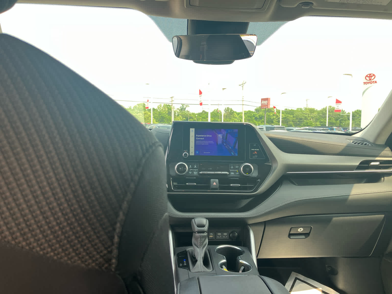 Vehicle image 31 of 34