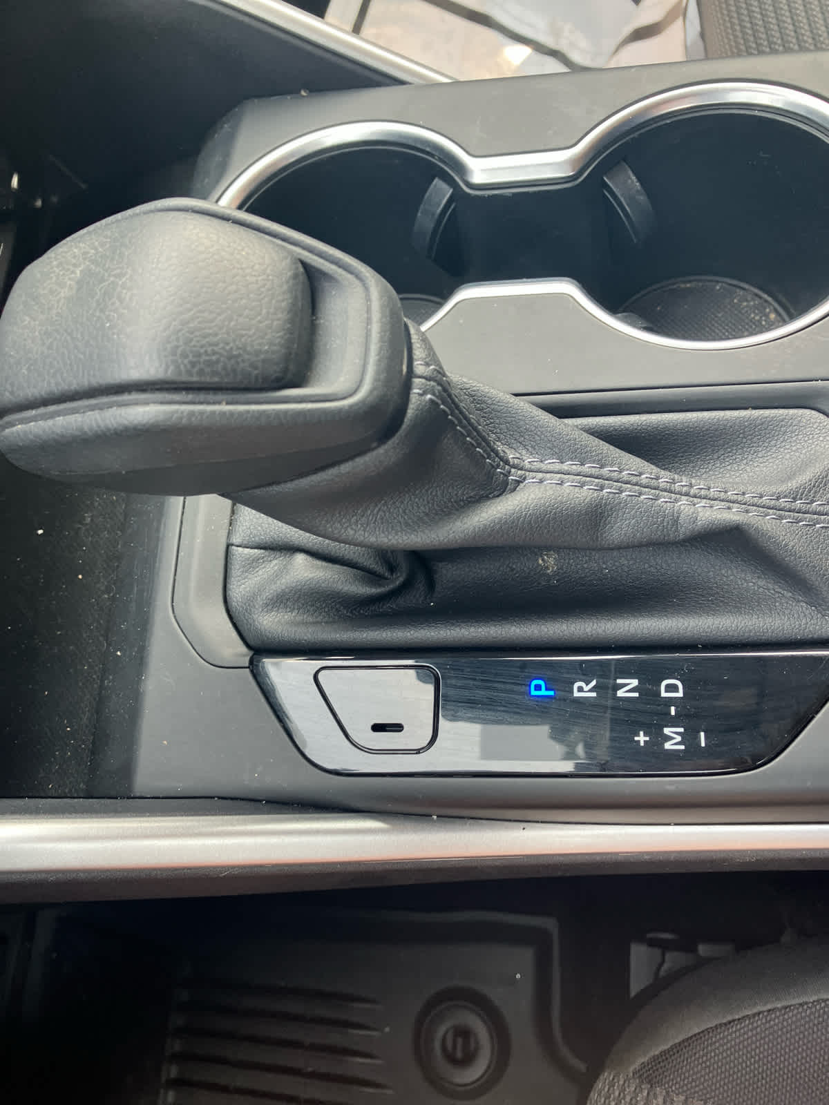 Vehicle image 27 of 34
