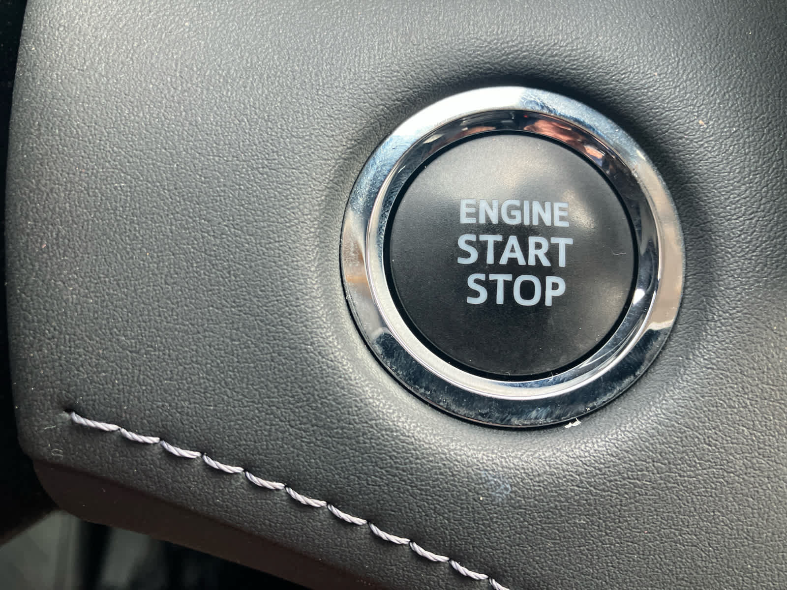 Vehicle image 25 of 34