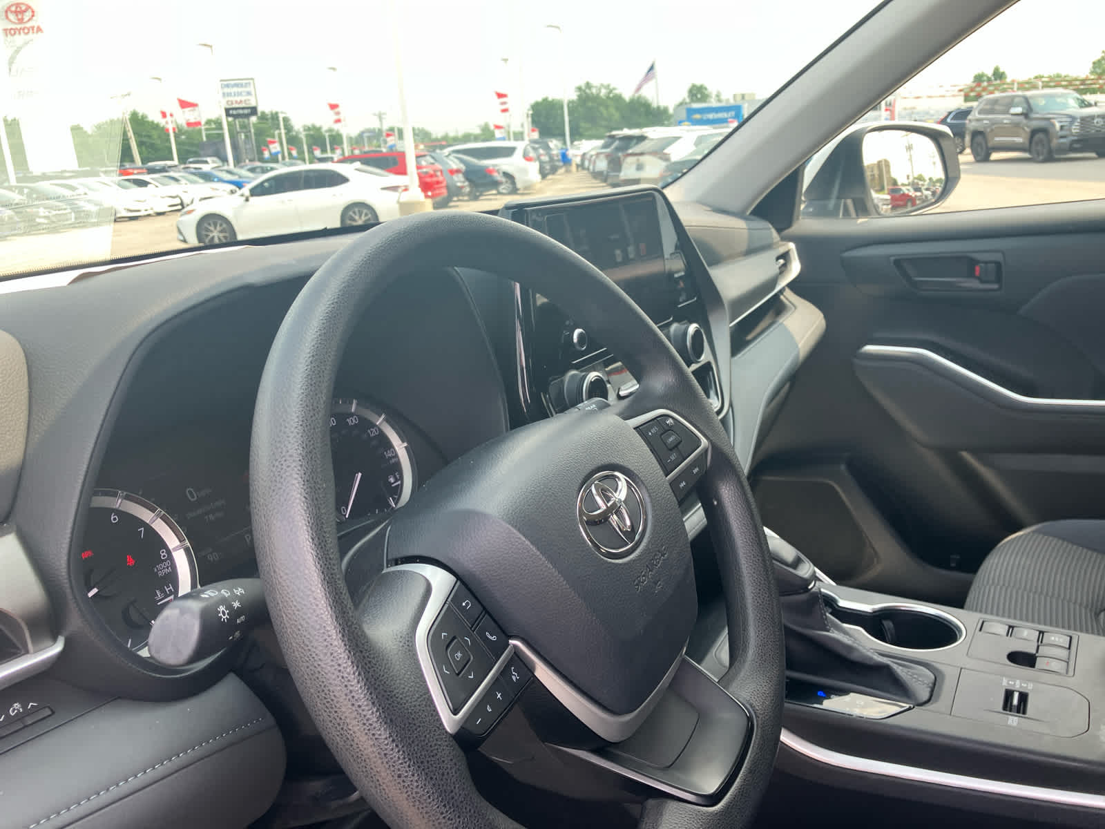 Vehicle image 9 of 34
