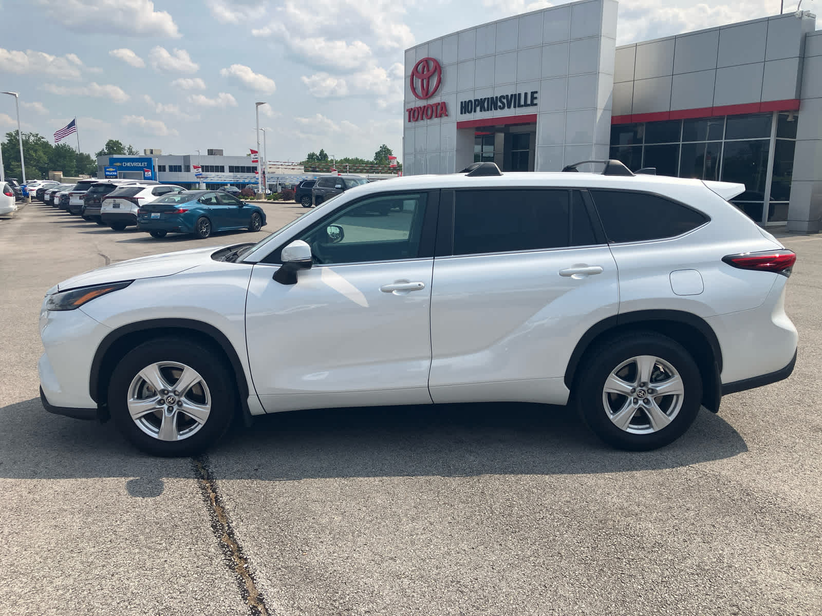 Vehicle image 8 of 34