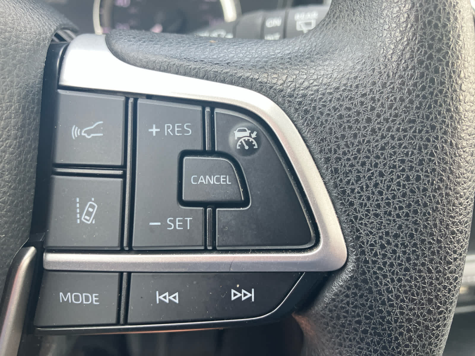 Vehicle image 19 of 34