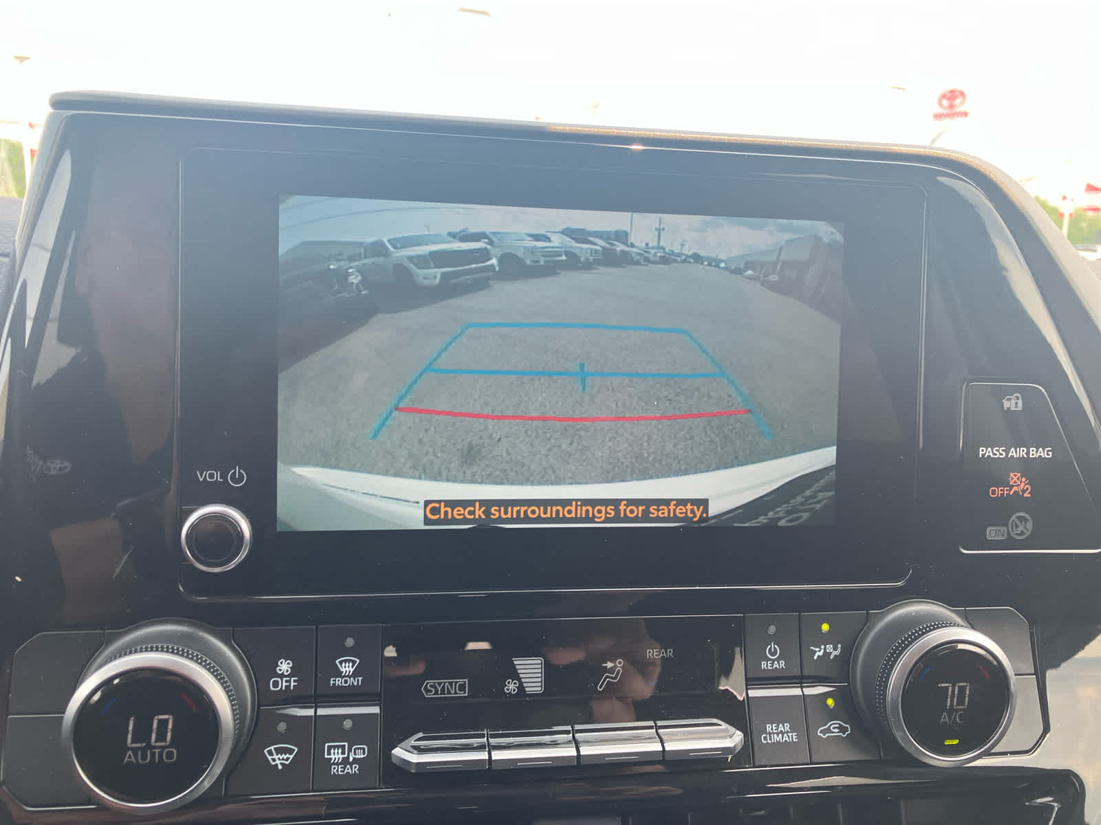Vehicle image 23 of 34