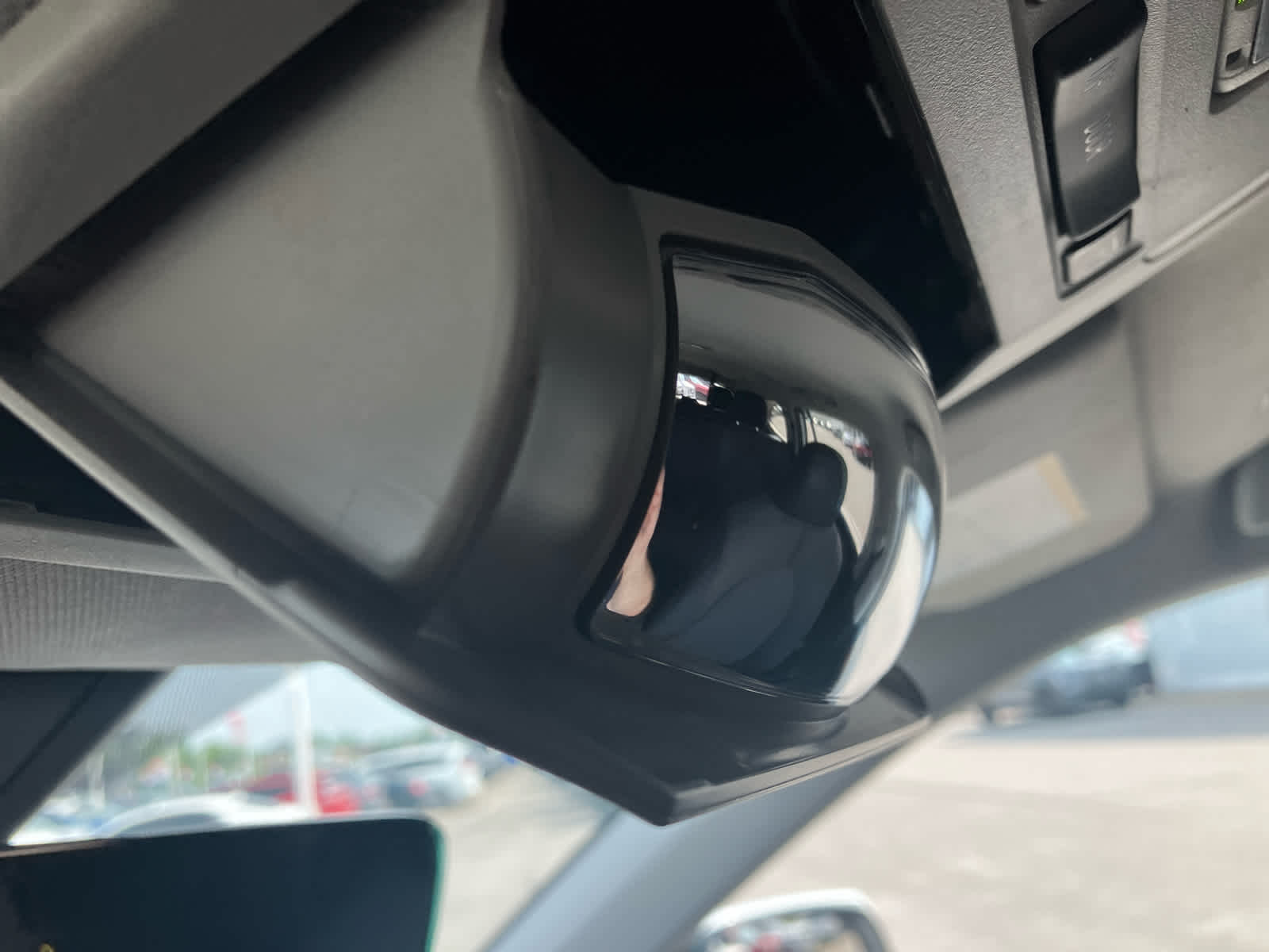 Vehicle image 20 of 34