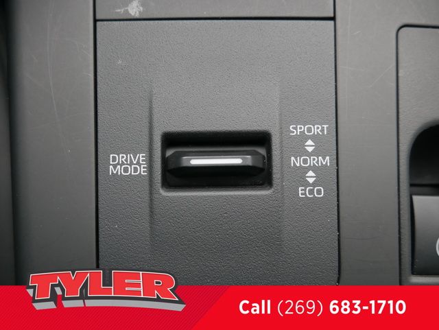 Vehicle image 31 of 50