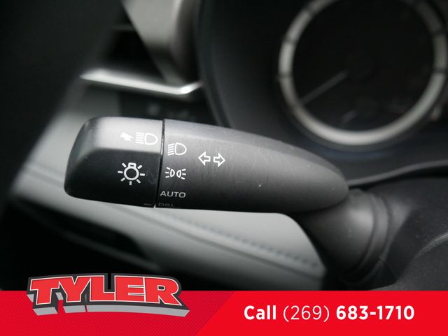Vehicle image 22 of 50