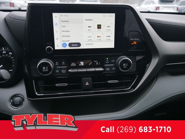 Vehicle image 47 of 50