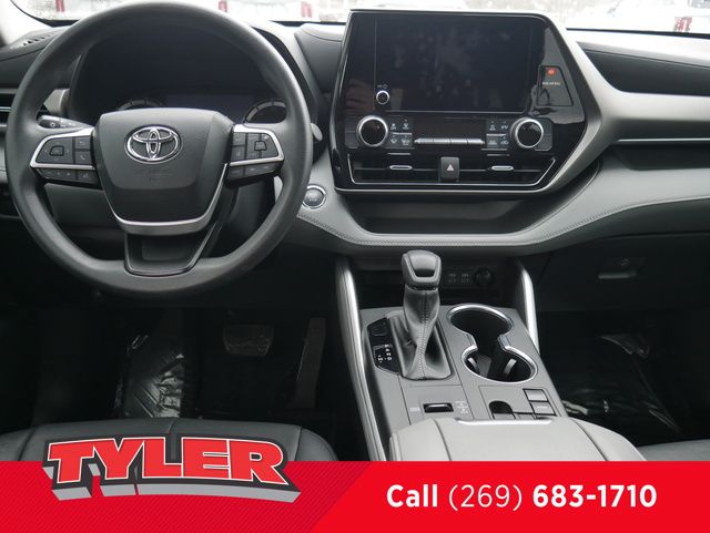 Vehicle image 40 of 50