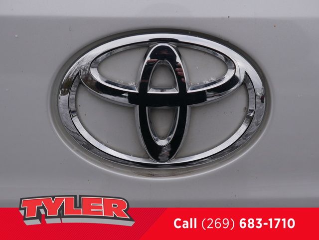 Vehicle image 14 of 50