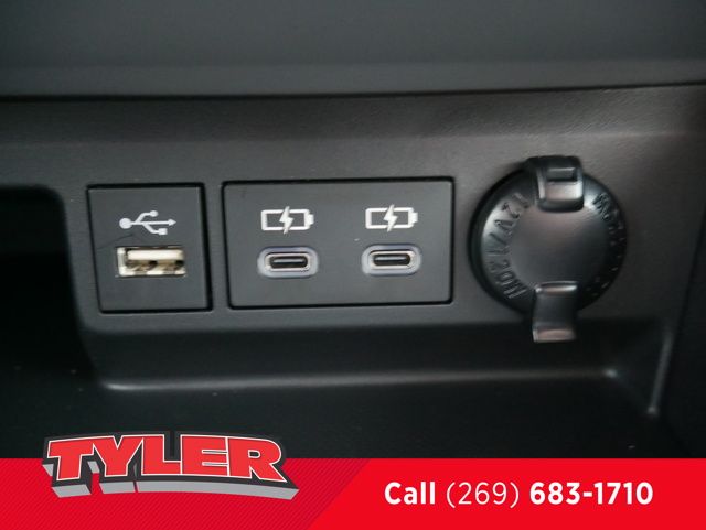 Vehicle image 29 of 50