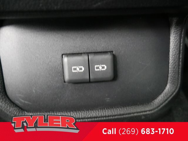 Vehicle image 39 of 50