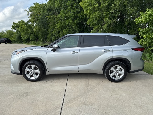Vehicle image 6 of 14