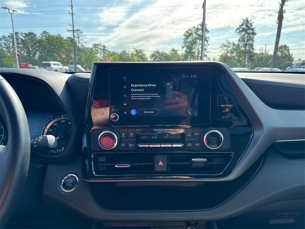 Vehicle image 24 of 27