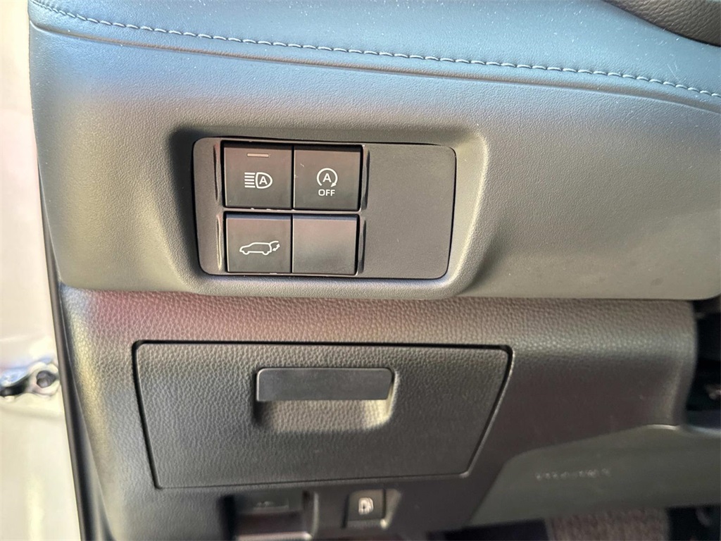 Vehicle image 20 of 27