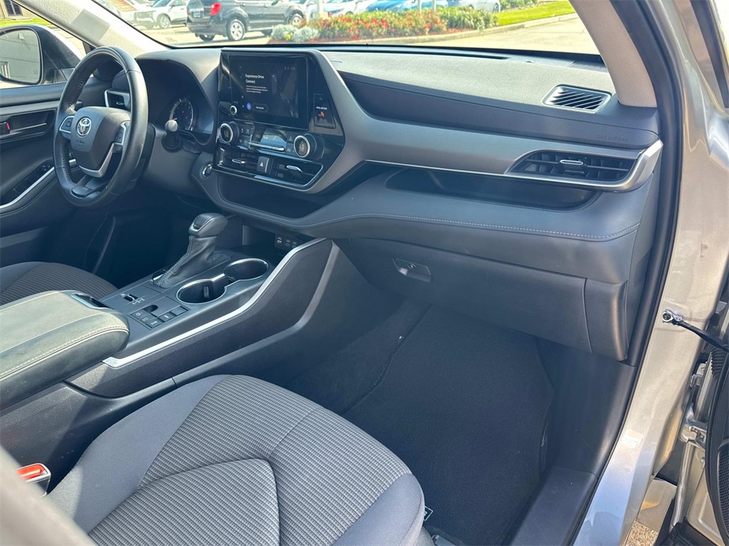Vehicle image 12 of 27