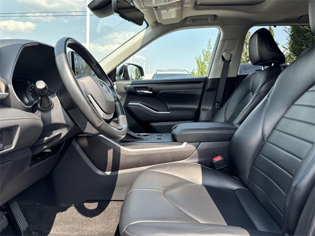 Vehicle image 12 of 29