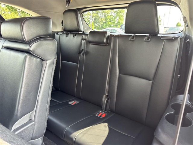Vehicle image 10 of 29