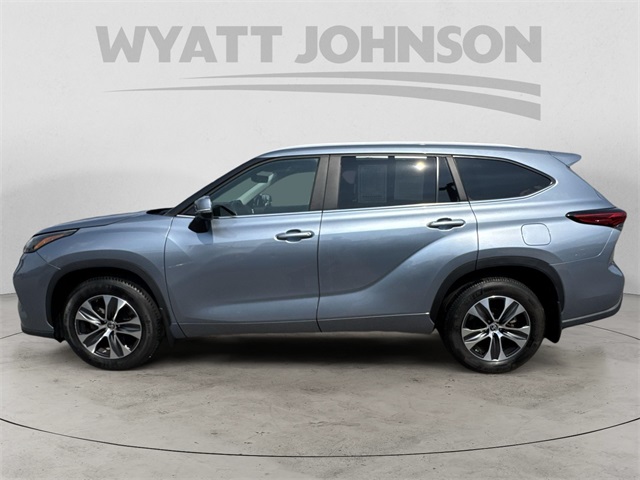 Vehicle image 8 of 29