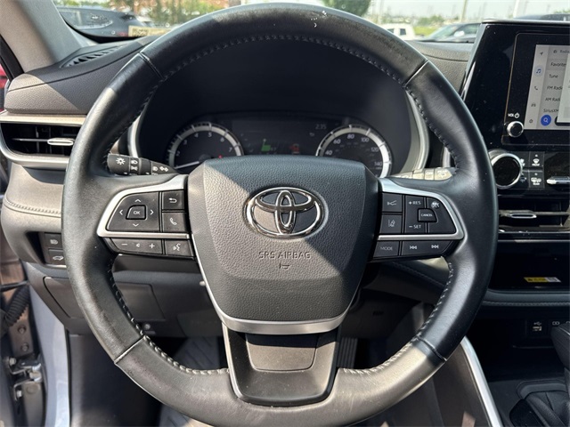 Vehicle image 18 of 29