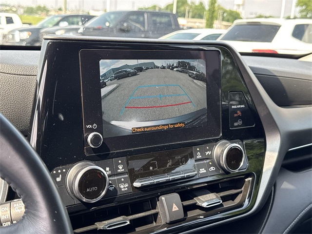Vehicle image 20 of 29