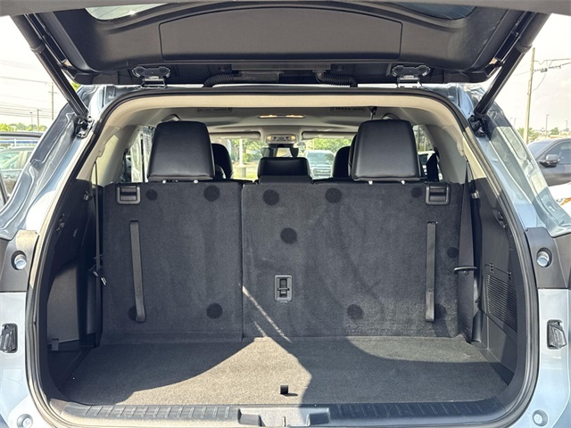 Vehicle image 11 of 29