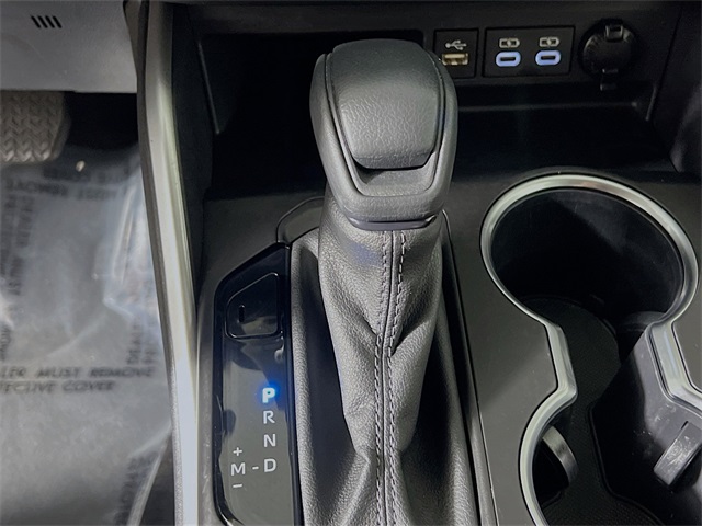 Vehicle image 21 of 33