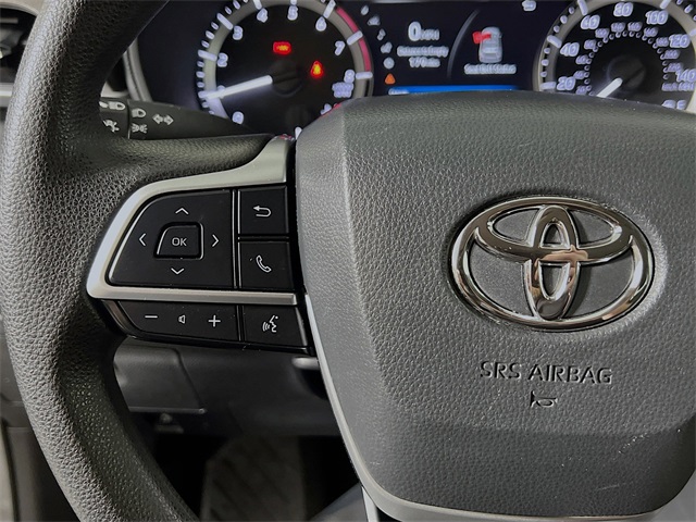 Vehicle image 16 of 33