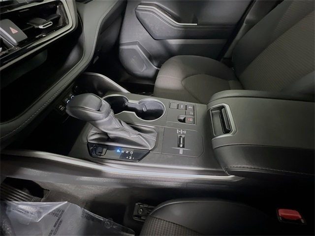 Vehicle image 22 of 33