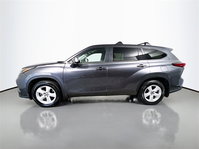 Vehicle image 8 of 33