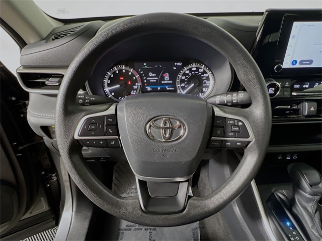 Vehicle image 15 of 33