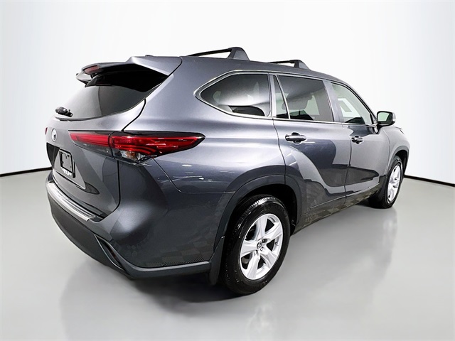 Vehicle image 5 of 33