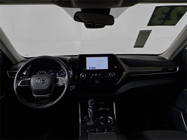 Vehicle image 27 of 33
