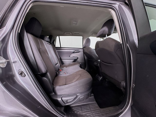 Vehicle image 15 of 32