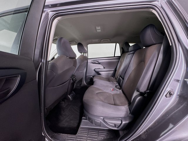 Vehicle image 14 of 32