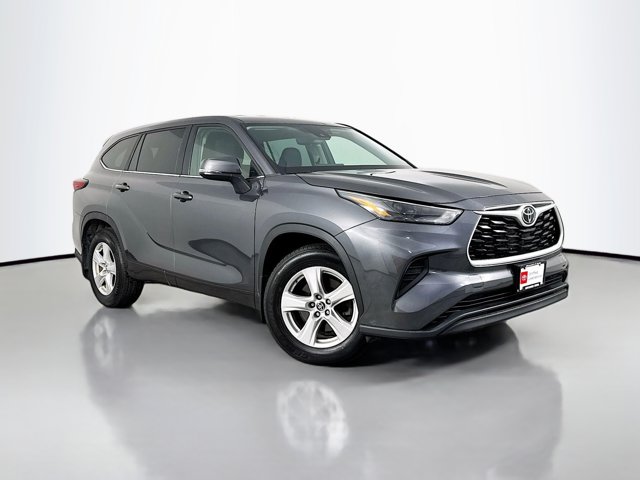 Vehicle image 3 of 32