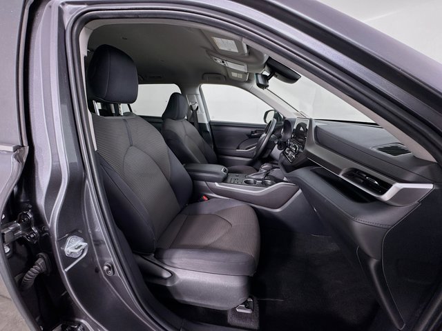 Vehicle image 13 of 32
