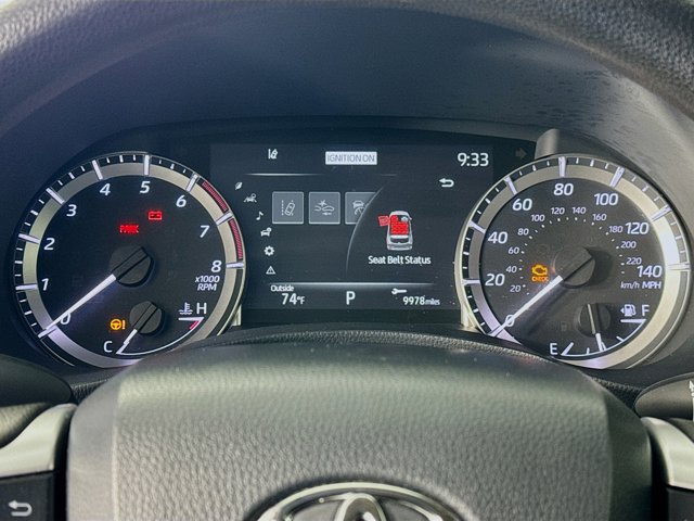 Vehicle image 23 of 32