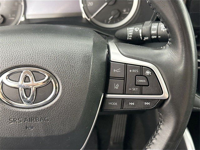 Vehicle image 20 of 39
