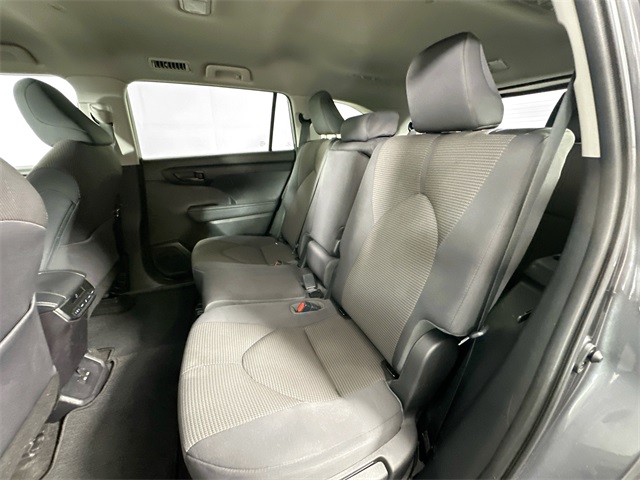 Vehicle image 24 of 39