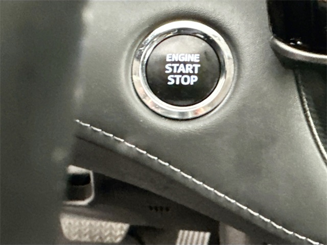 Vehicle image 21 of 39