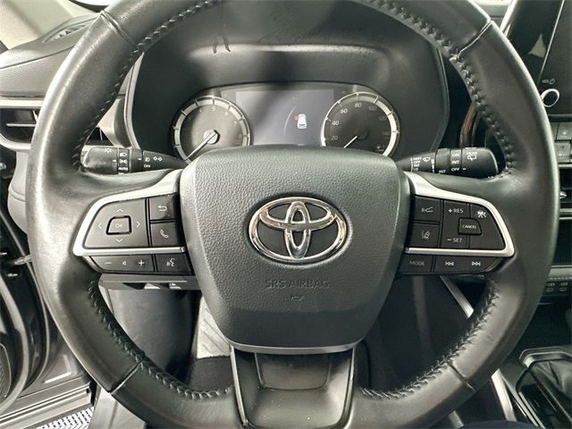 Vehicle image 18 of 39