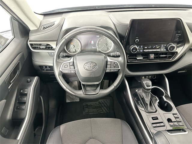 Vehicle image 9 of 39